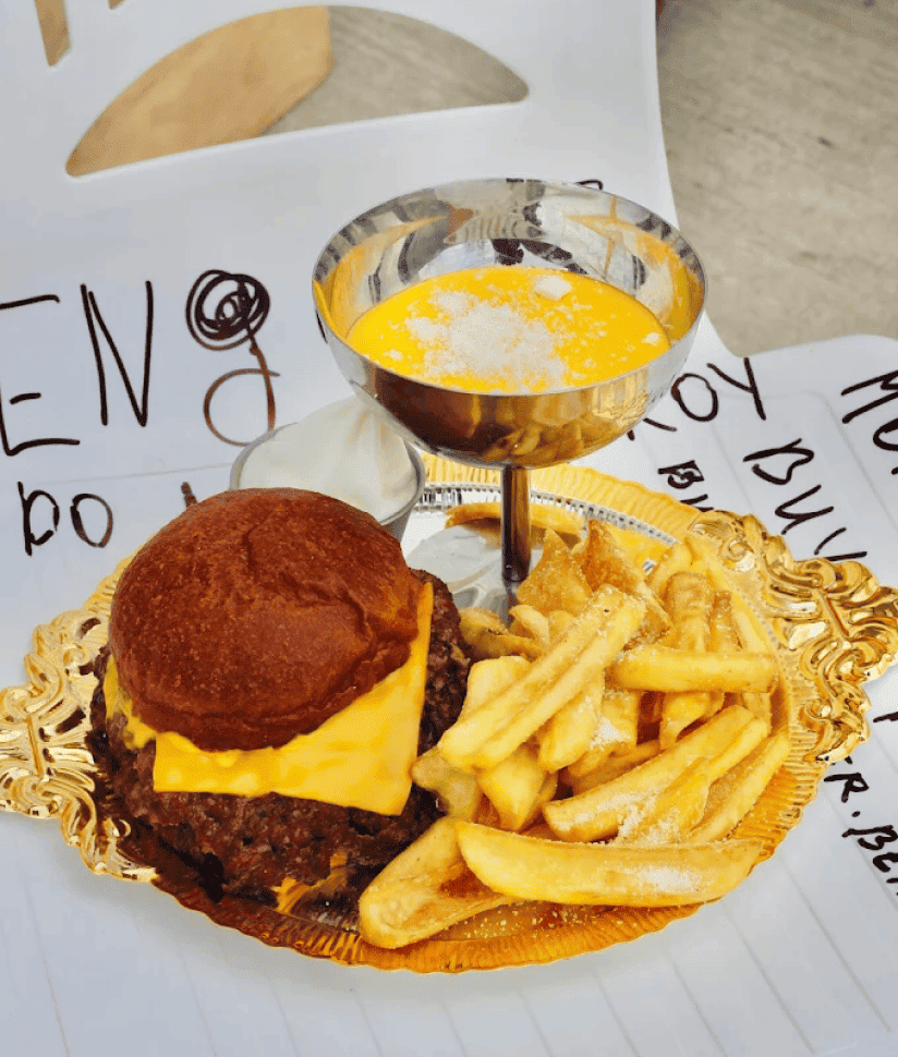 У Києві у квітні відкрилося кафе Epic Cheeseburger