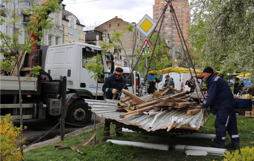 У Києві демонтували 61 незаконний об'єкт 