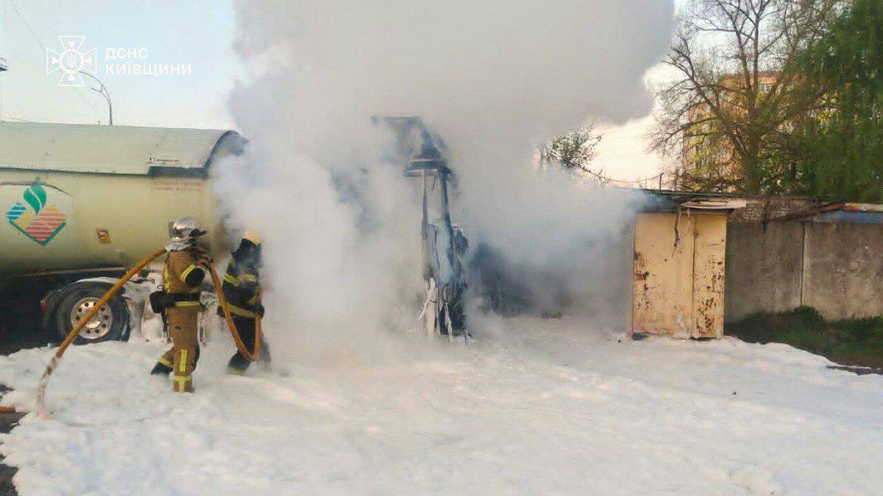Росія атакувала Київщину вночі 5 травня. Фото: ДСНС