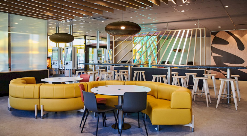 McDonald's відкрився біля озера Сонячне