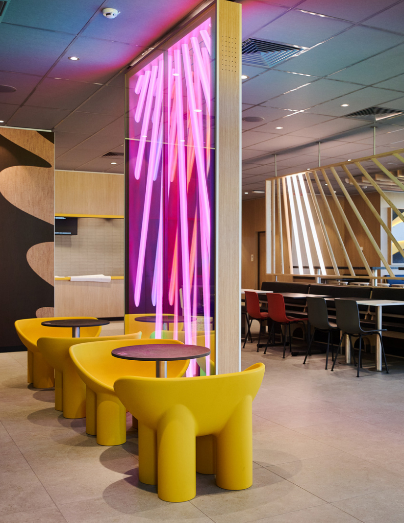 McDonald's відкрився біля озера Сонячне