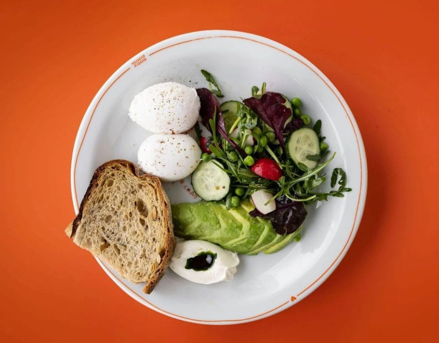 Сніданки у Mood Food coffee & eatery