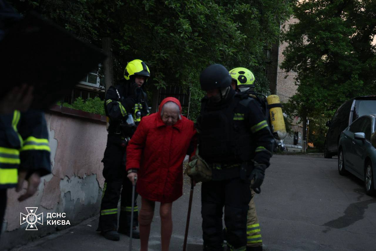 росія знову нанесла масовий обстріл по Києву та області. Фото: ДСНС