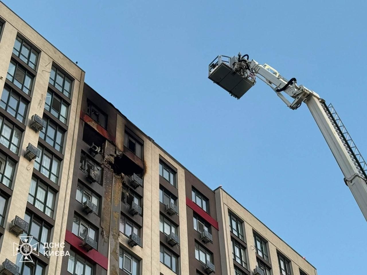 Масований обстріл рф в ніч на 2 червня. Фото: ДСНС