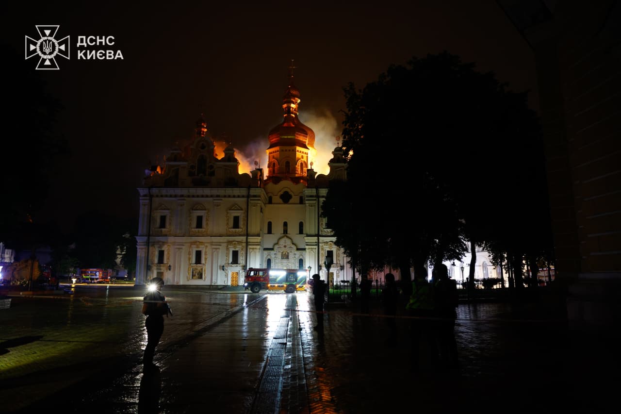 Пошкодження Успенського собору після атаки рф. Фото: ДСНС