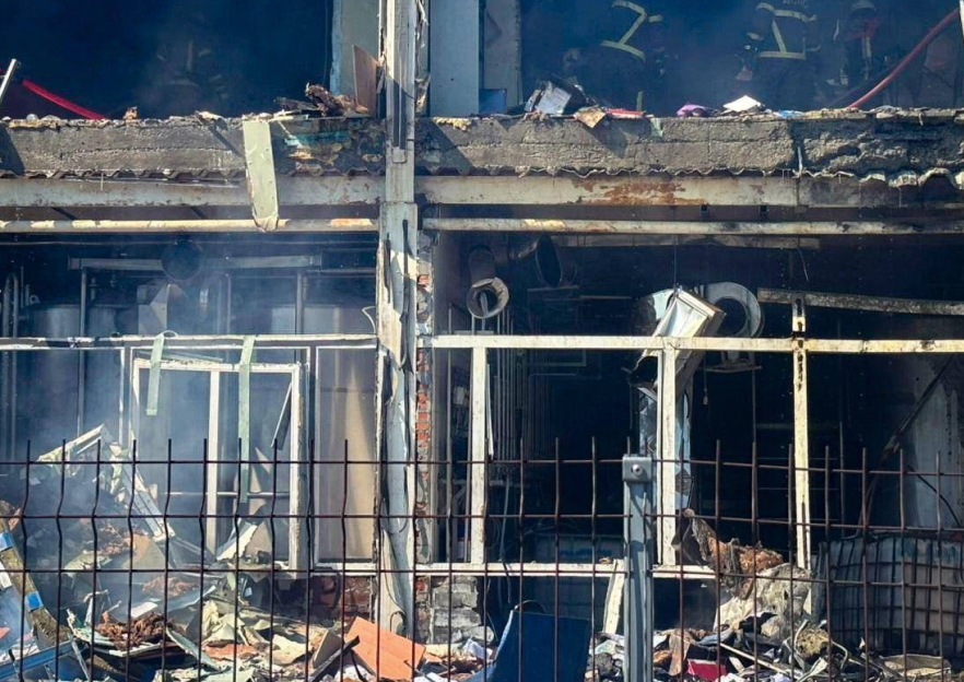 Завод Яготинське для дітей після обстрілу