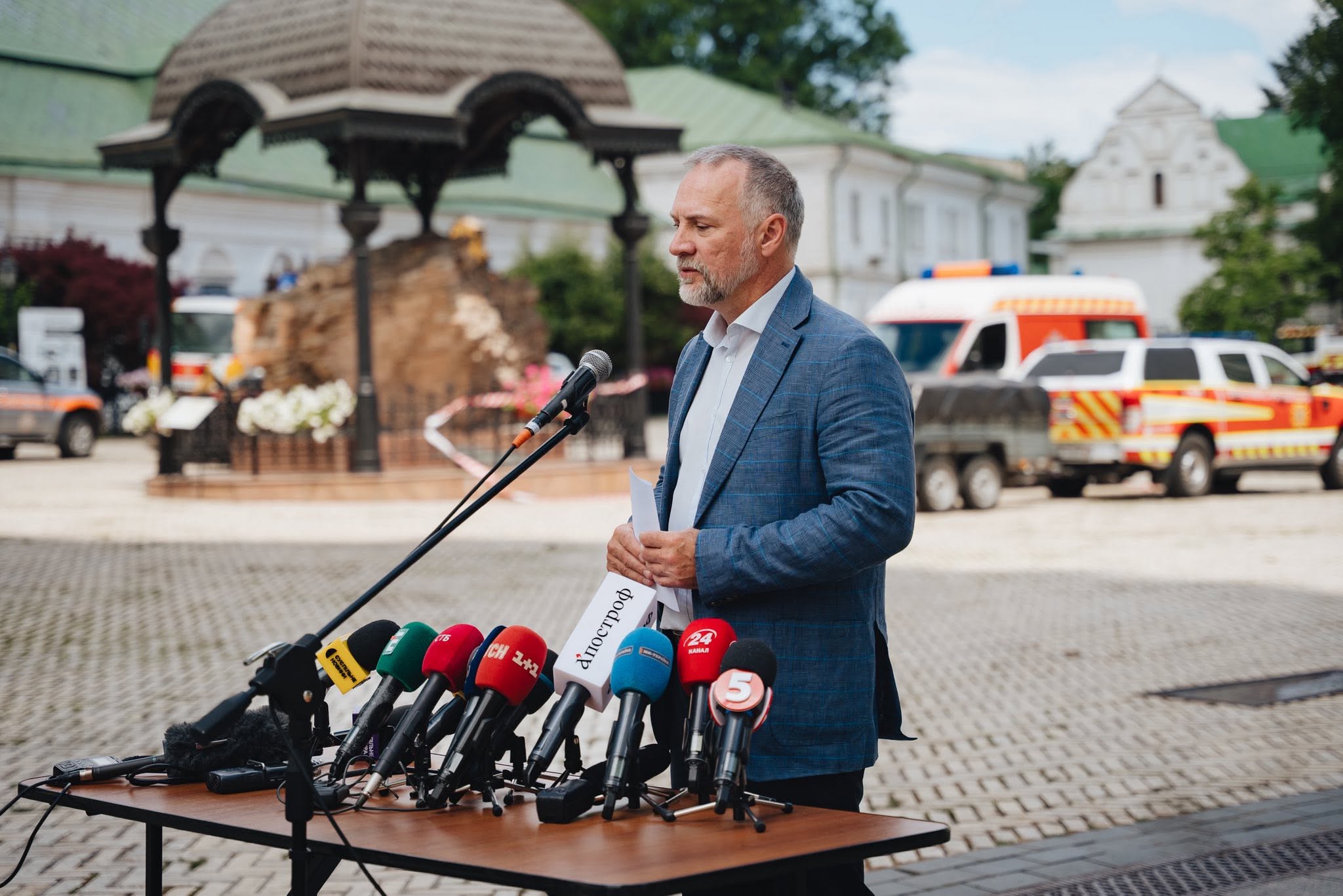 Пресконференція після пошкодження території Києво-Печерської лаври. Фото: facebook.com/kplavra