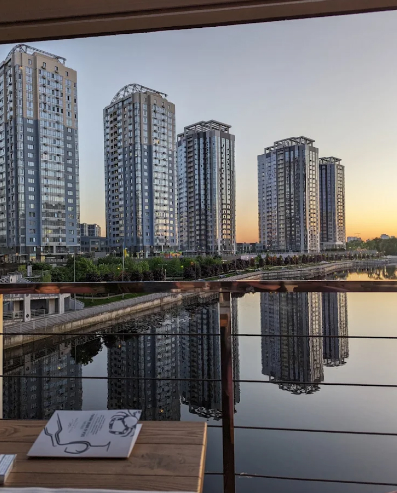 Сніданки у Villa Riviera