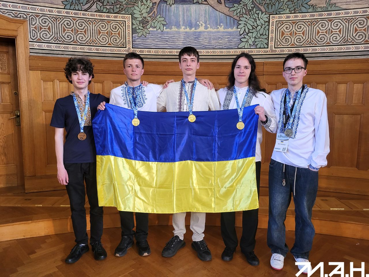 Українські школярі на олімпіаді EuPhO-2026. Фото: man.gov.ua