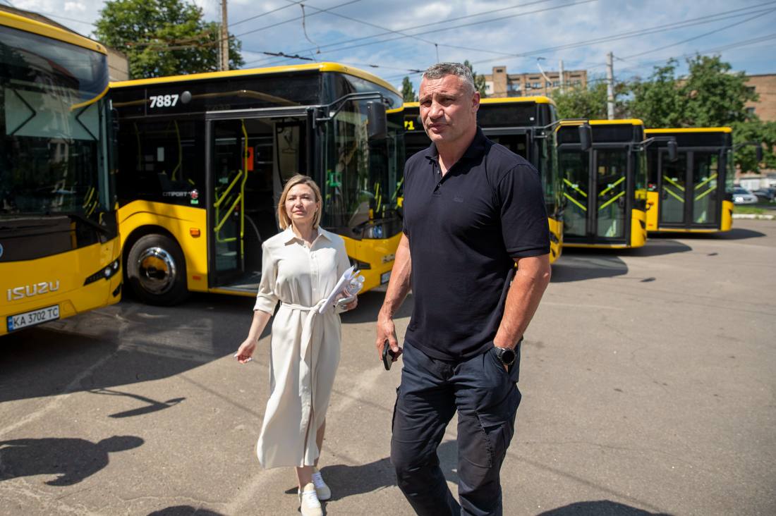 Нові сучасні автобуси і тролейбуси у Києві. Фото: t.me/vitaliy_klitschko
