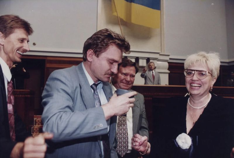 Як ухвалювали Конституцію України