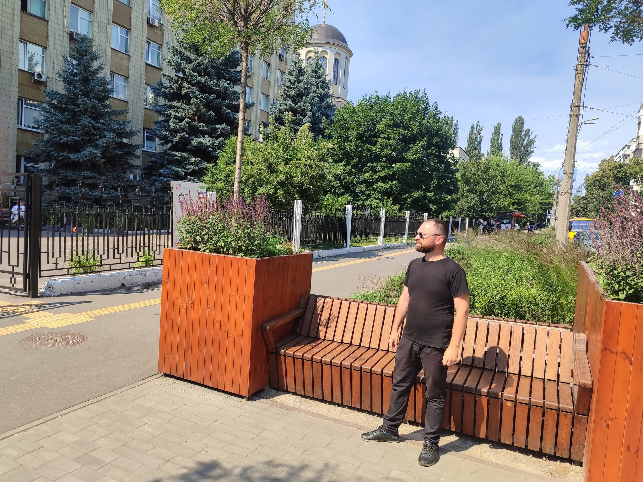 Новий сквер біля обласної лікарні. Фото: facebook.com/andreiev.yurii