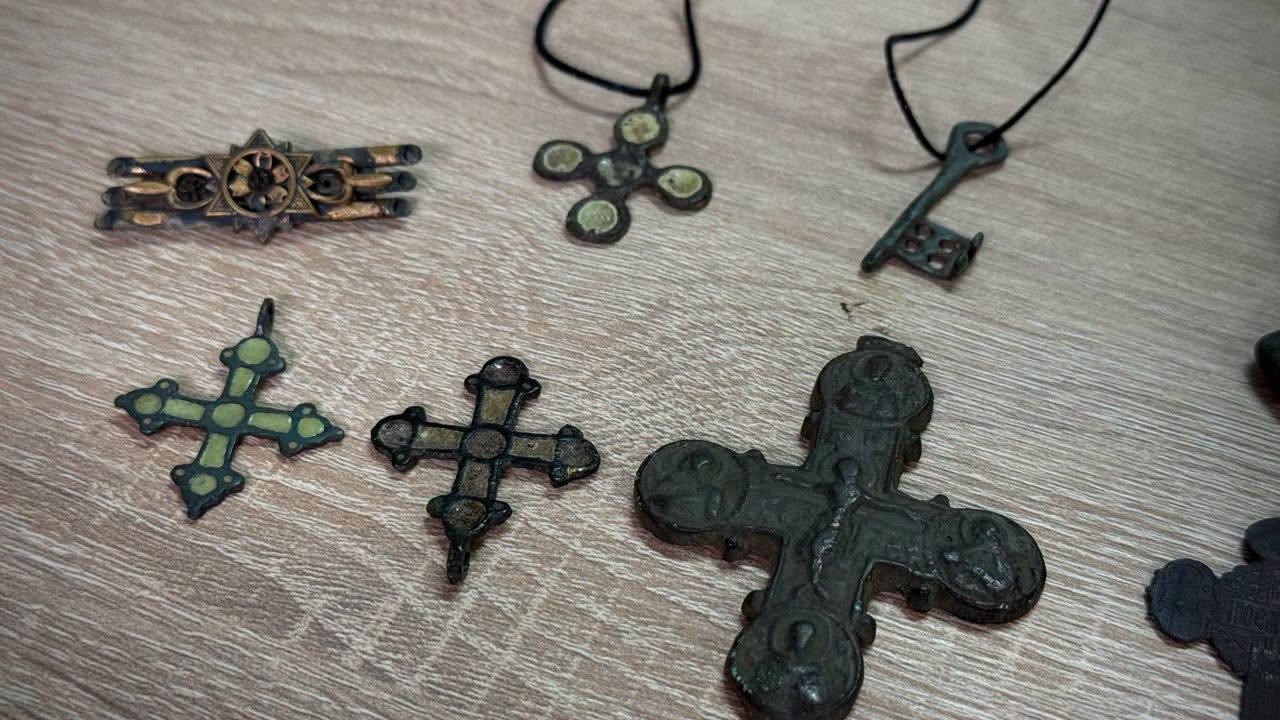 Унікальні артефакти доби Русі опинилися у Львівському музеї. Фото: facebook.com/KYIVcustomsUA