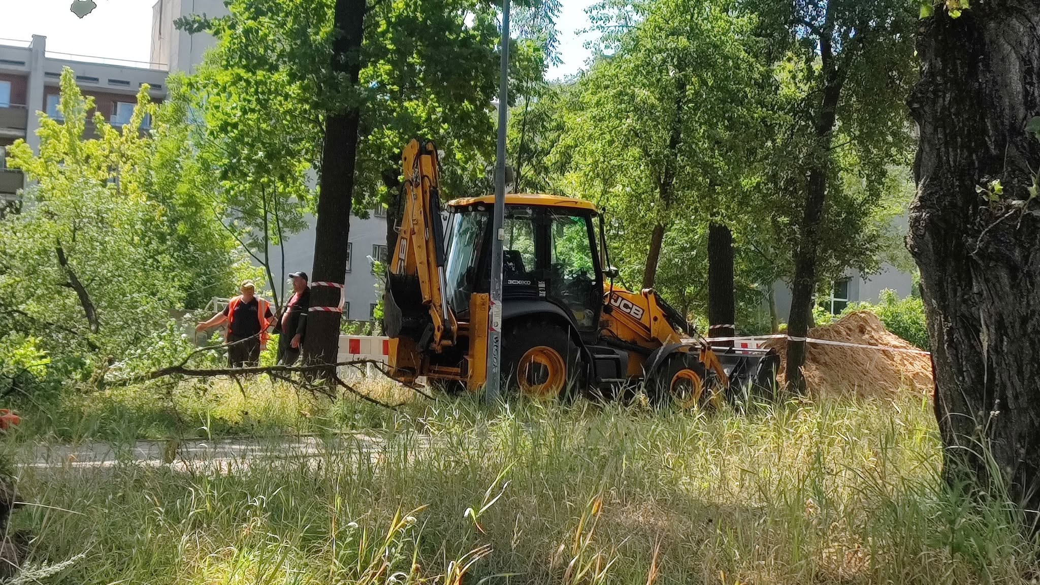 Будівництво резервної теплотраси на Теремках. Фото: facebook.com/viterzbayraku