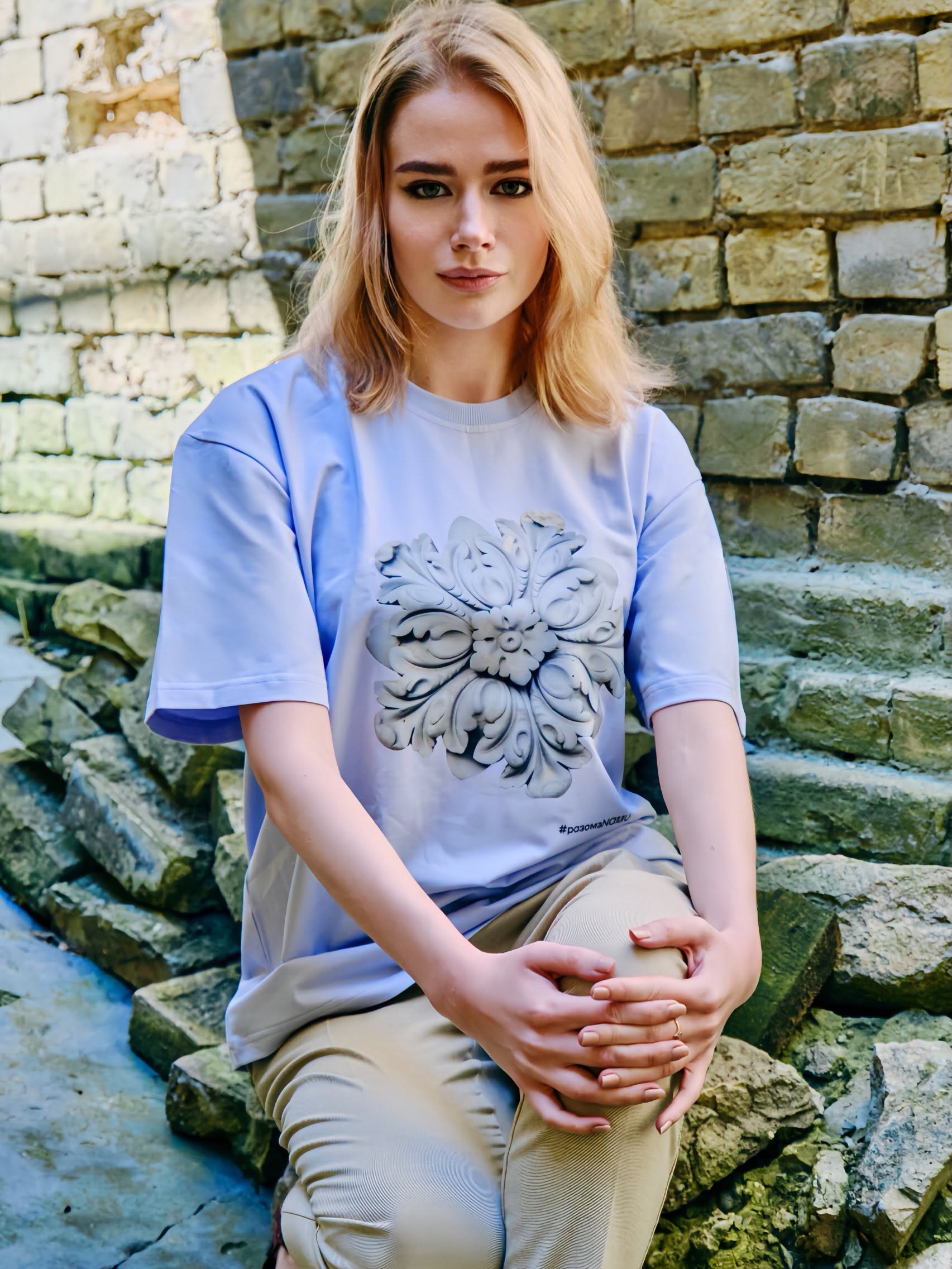Благодійні футболки NAMU. Фото: facebook.com/namu.museum