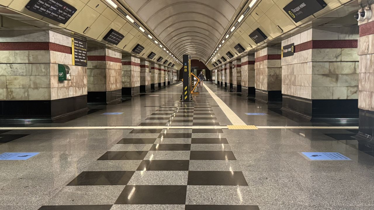 На станції метро 