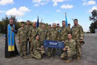 У Києві відкрили пам'ятний знак на честь авіації Повітряних сил. Фото: пресслужба