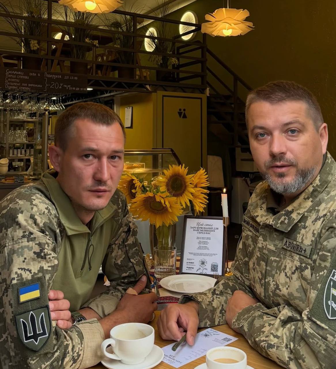 Василь Ярмолюк (справа)
