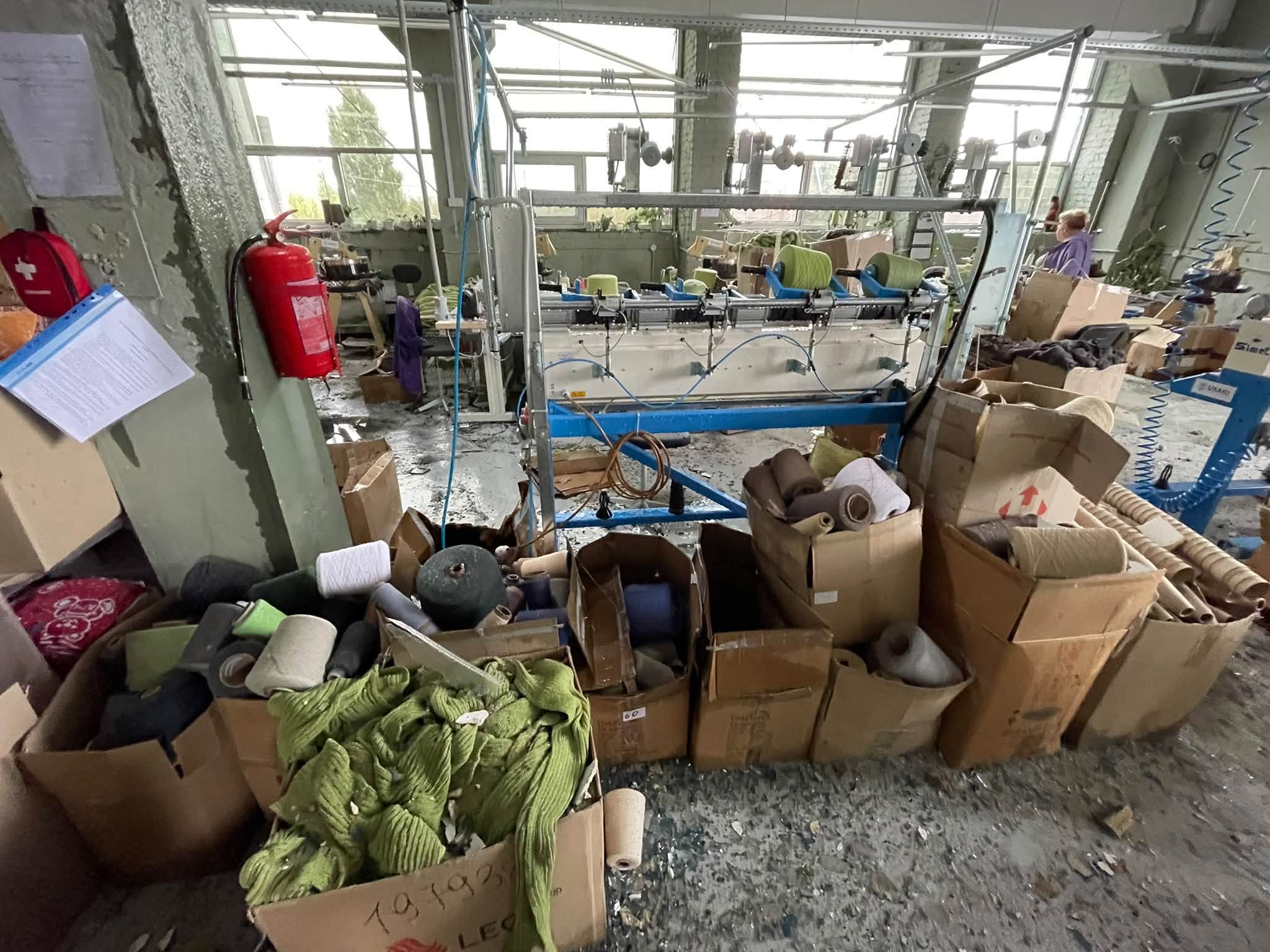 Виробництво та склад 