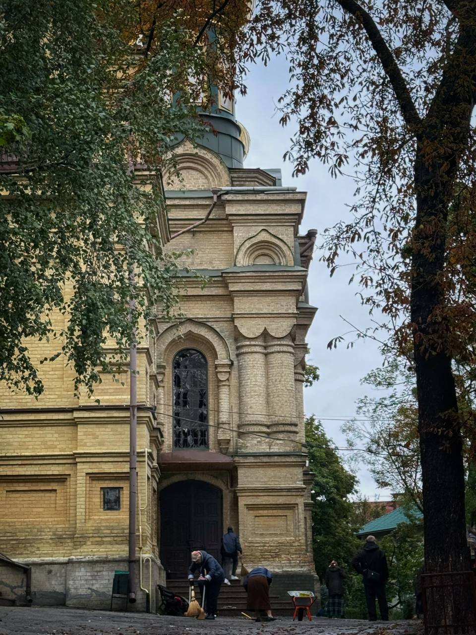 Ворожа атака пошкодила Свято-Покровський храм. Фото: t.me/Nakonechnyi_Volodymyr