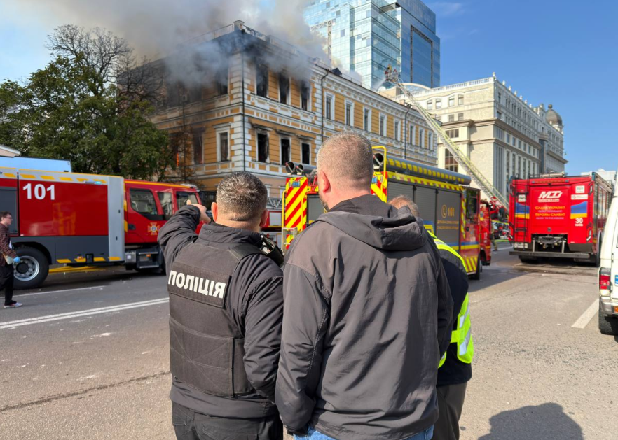 РФ вдарила по центру Києва 28 вересня: влучання по НАН України