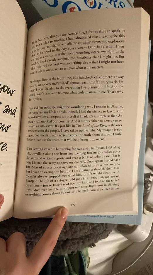 Лист українського військового Владислава Головіна до сина у книзі Letters to Our Sons. Фото: 