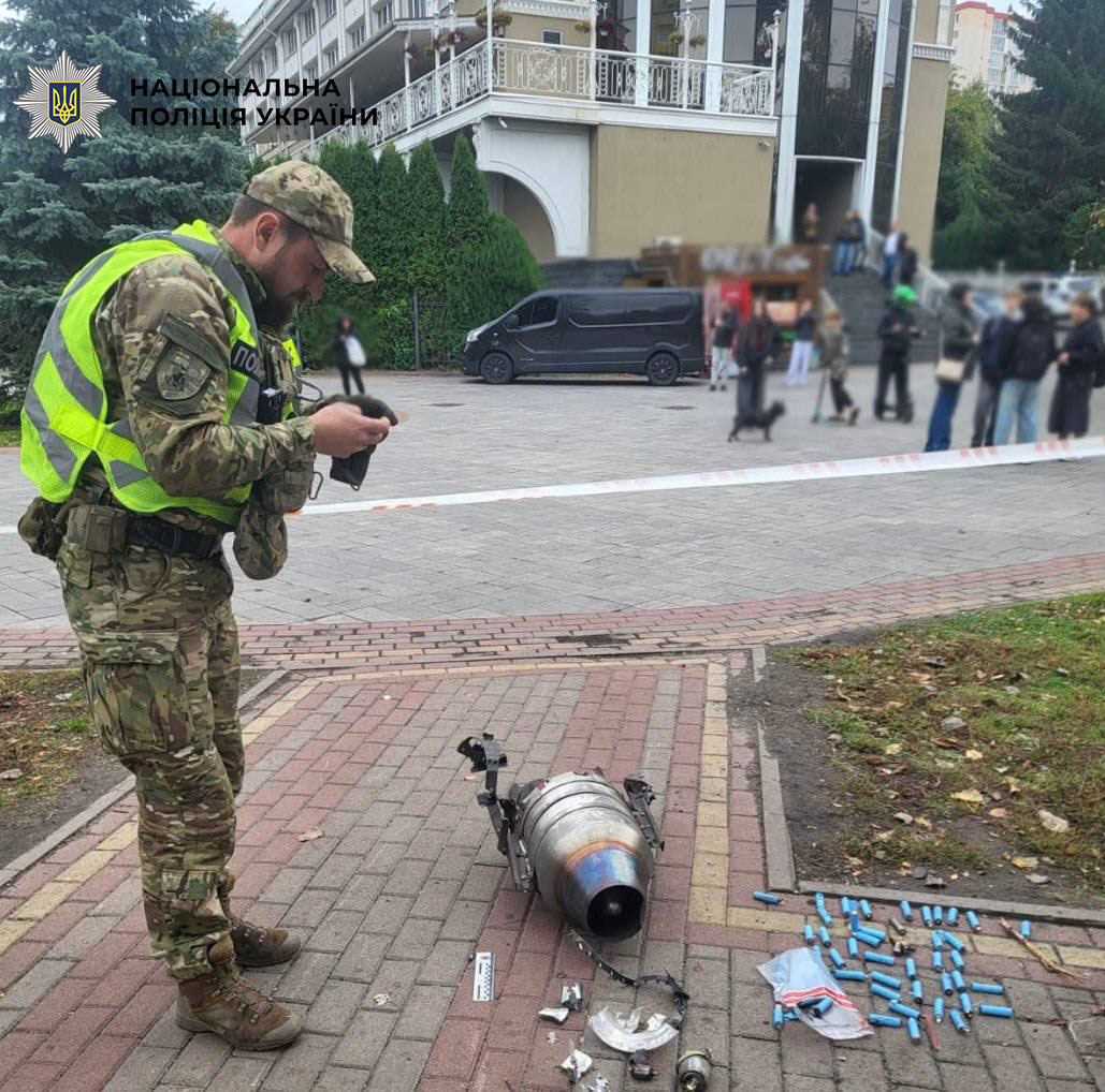 Наслідки атаки РФ у Києві. Фото: kyiv.npu.gov.ua