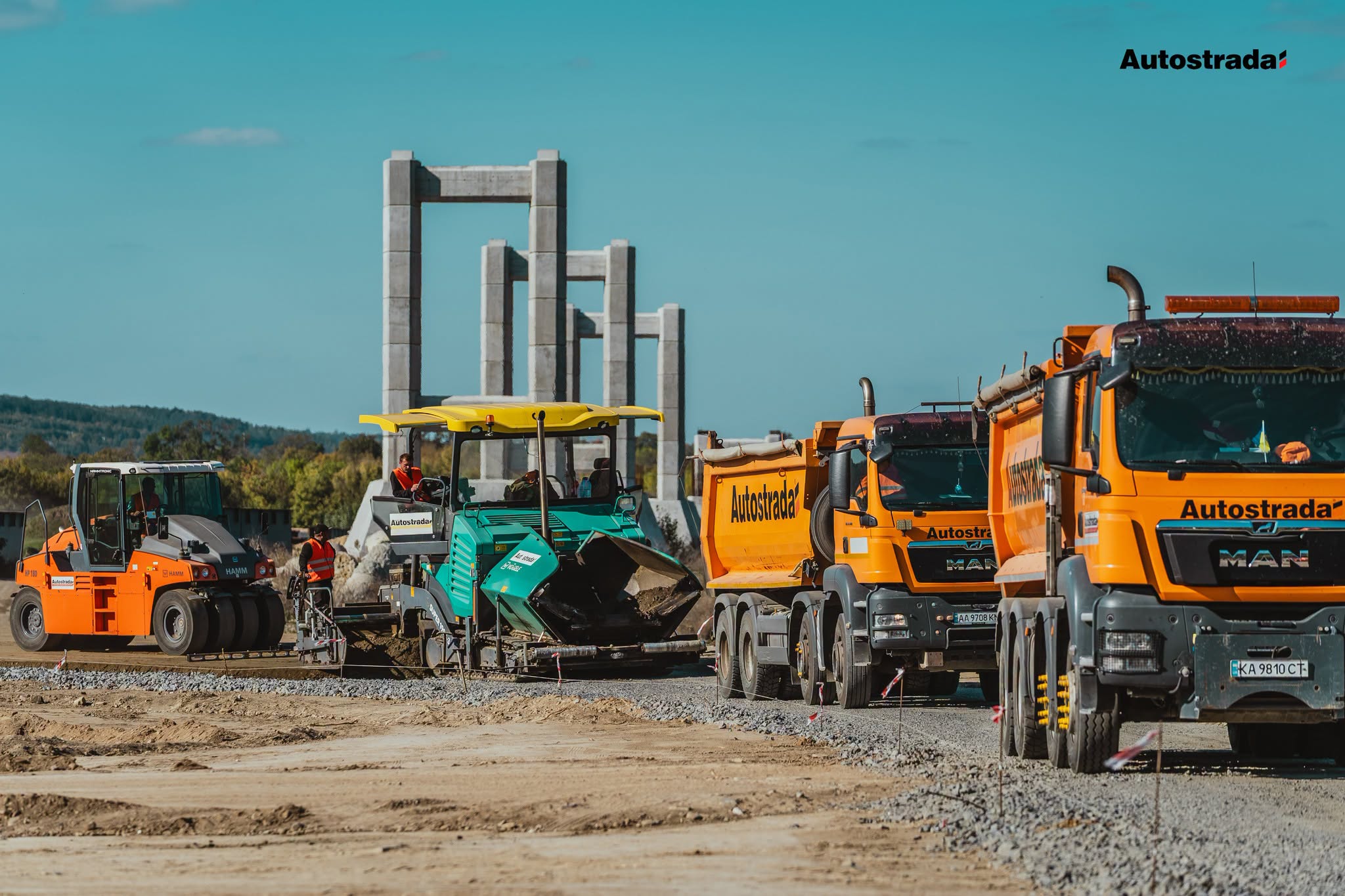 Між Україною та Молдовою будують тимчасовий міст. Фото: facebook.com/Autostrada.company