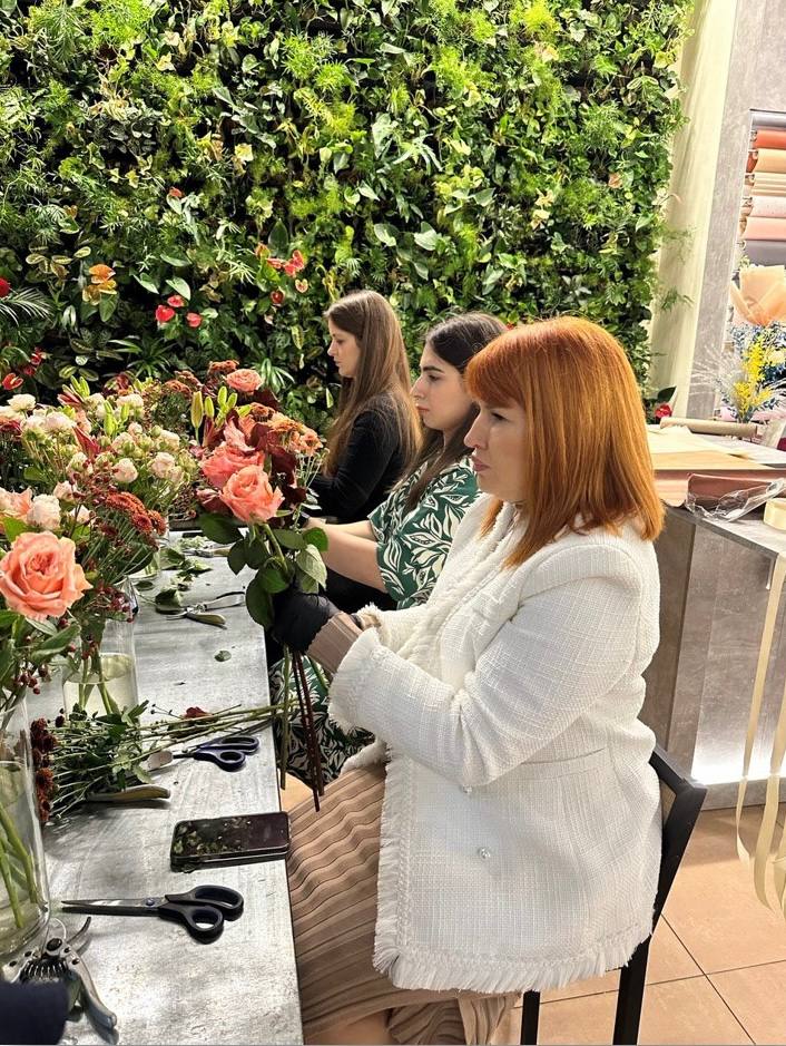 Майстер-клас зі створення букета. Фото: ukraflora.ua