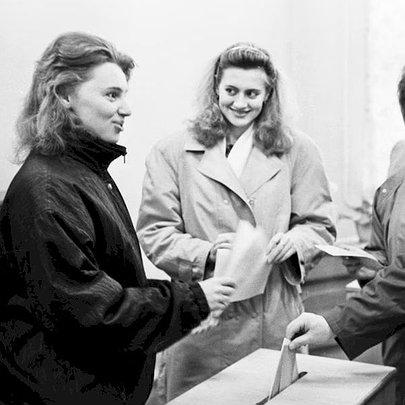 34 роки тому українці підтримали незалежність: як це було - 412x412