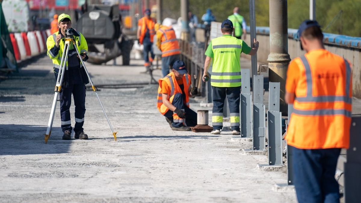 У Києві ремонтують міст Метро: що вже зроблено