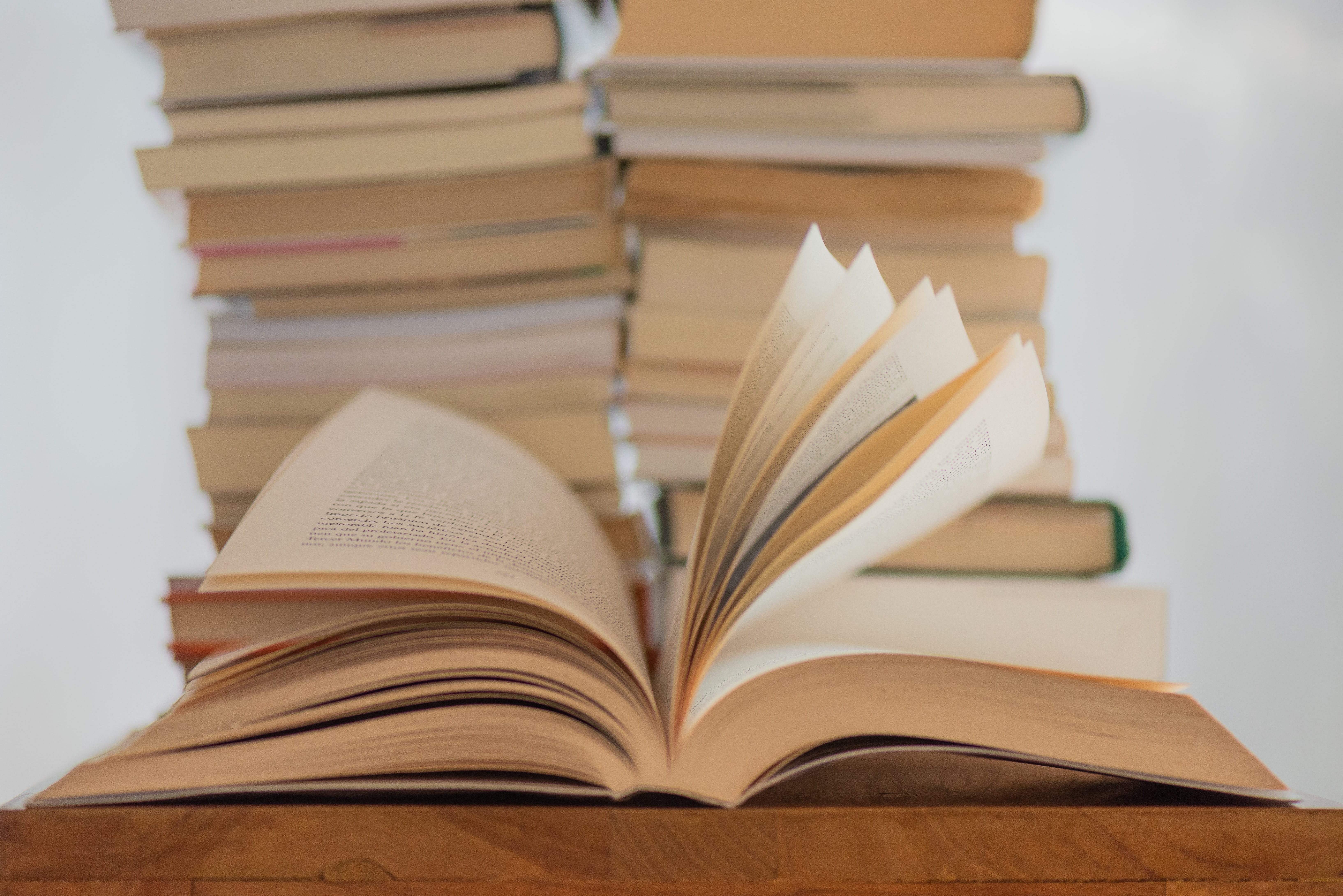 ТОП-10 книг, які допоможуть впоратися зі стресом під час війни