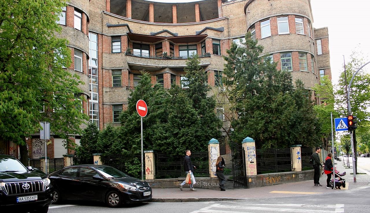 Конструктивізм по-київськи: чим цікаві сторічні столичні кондомініуми