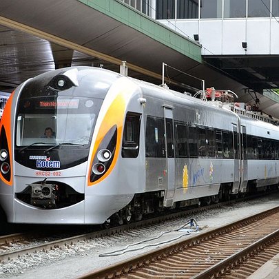 Укрзалізниця нагадала про переведення годинників: що робити пасажирам - 412x412