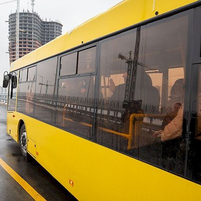 З Троєщини та Воскресенки через Подільський міст запустять нові автобуси: маршрути - 412x412