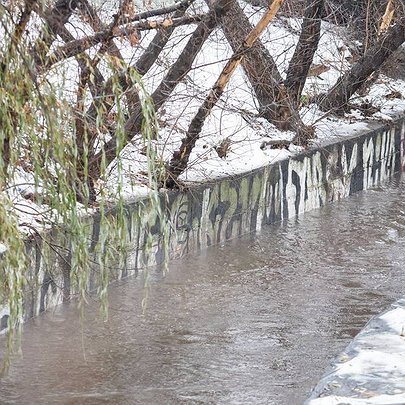 У Києві розпочали роботи з розчищення русла річки Либідь - 412x412