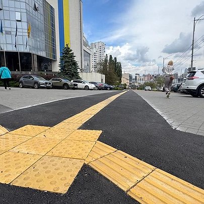 У Голосіївському районі облаштували підхід до ЦНАПу - 412x412
