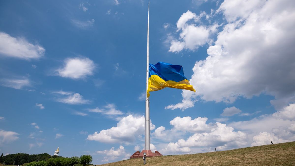 У Києві знімуть головний прапор України: причина