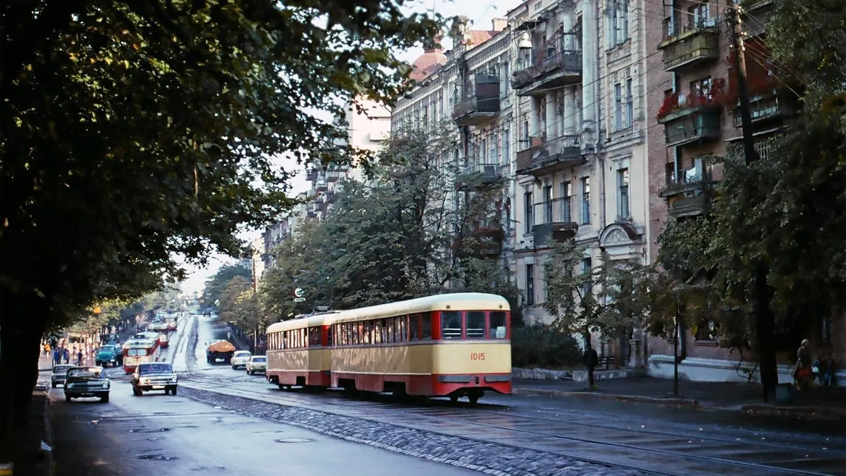 Київ 50 років тому: застій, Музей війни та дубль "Динамо"