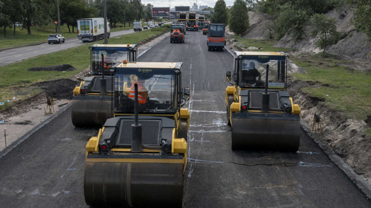 Віталій Кличко показав виконання робіт на новому шляхопроводі в Оболонському районі