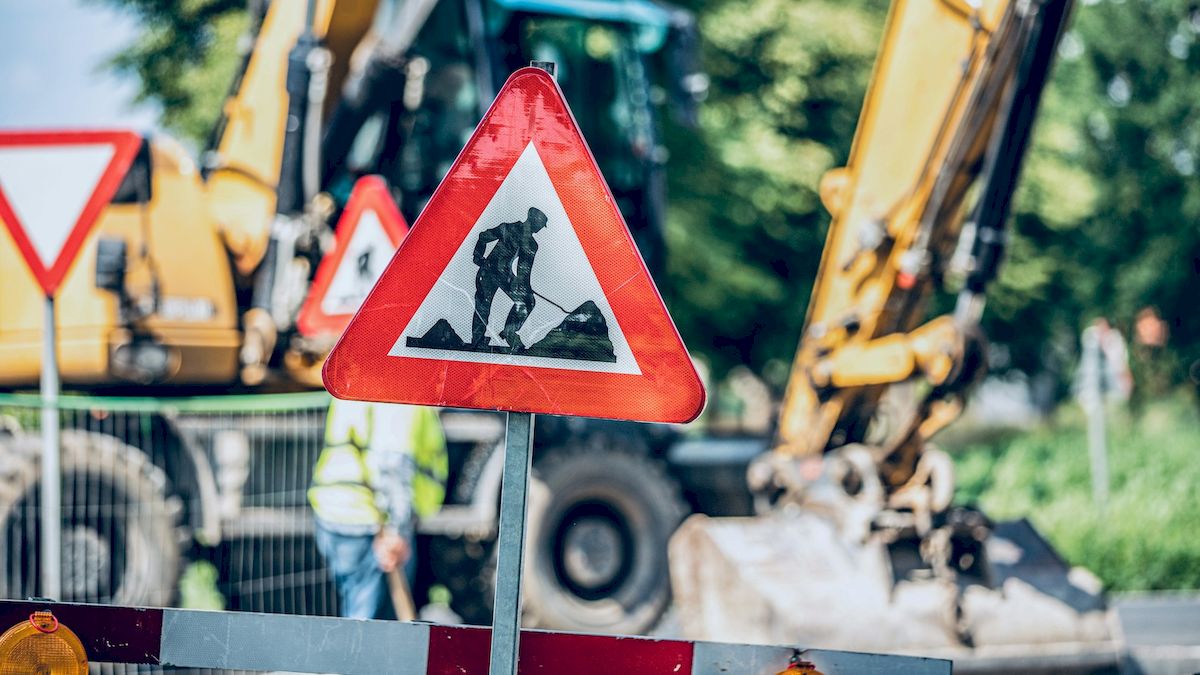 Вулицю на Осокорках частково перекрили на три місяці: схема