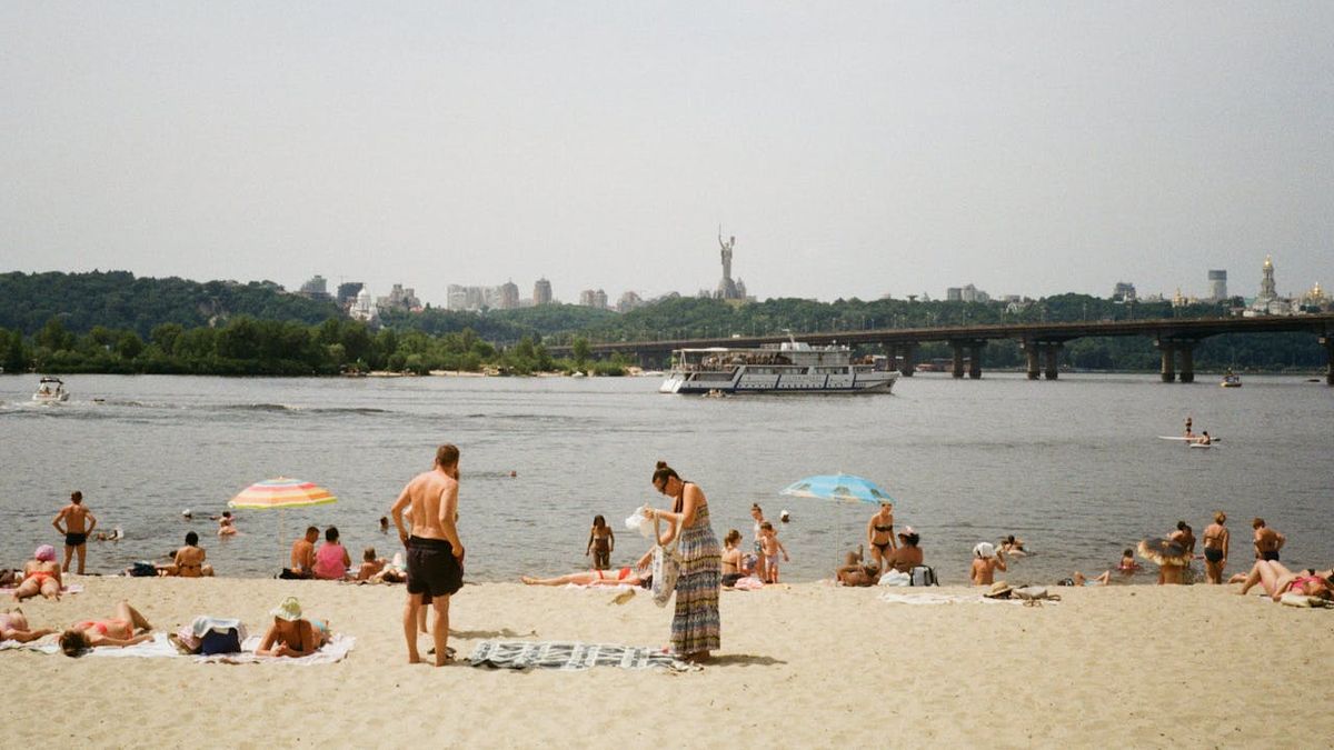 На яких пляжах Києва безпечно купатися: список