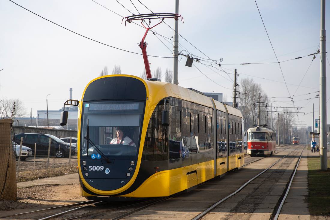 У Києві на маршрут  №33 вийшли 8 нових трамваїв