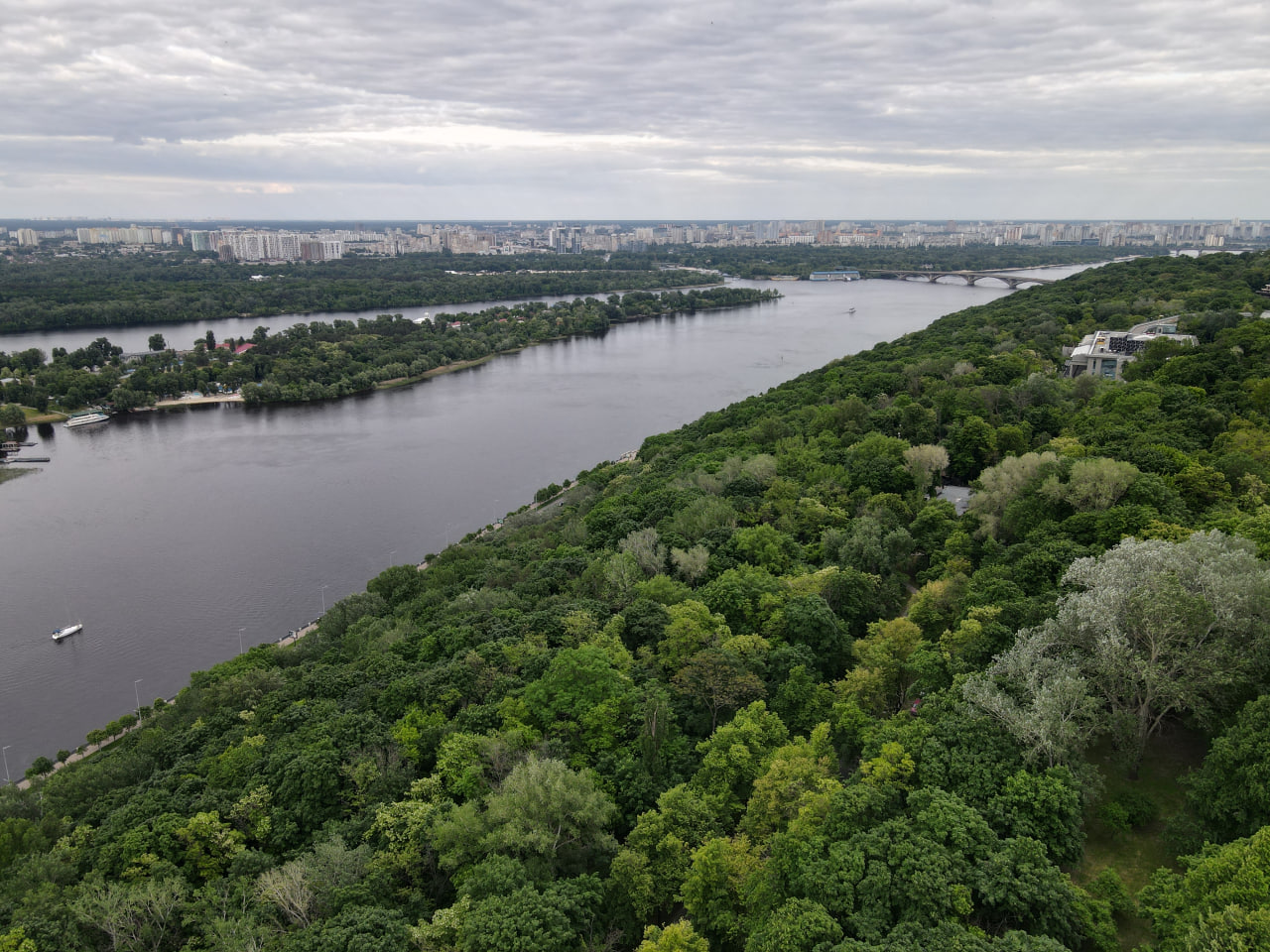 У Києві хочуть зробити заповідними зонами Труханів острів та озеро Відро