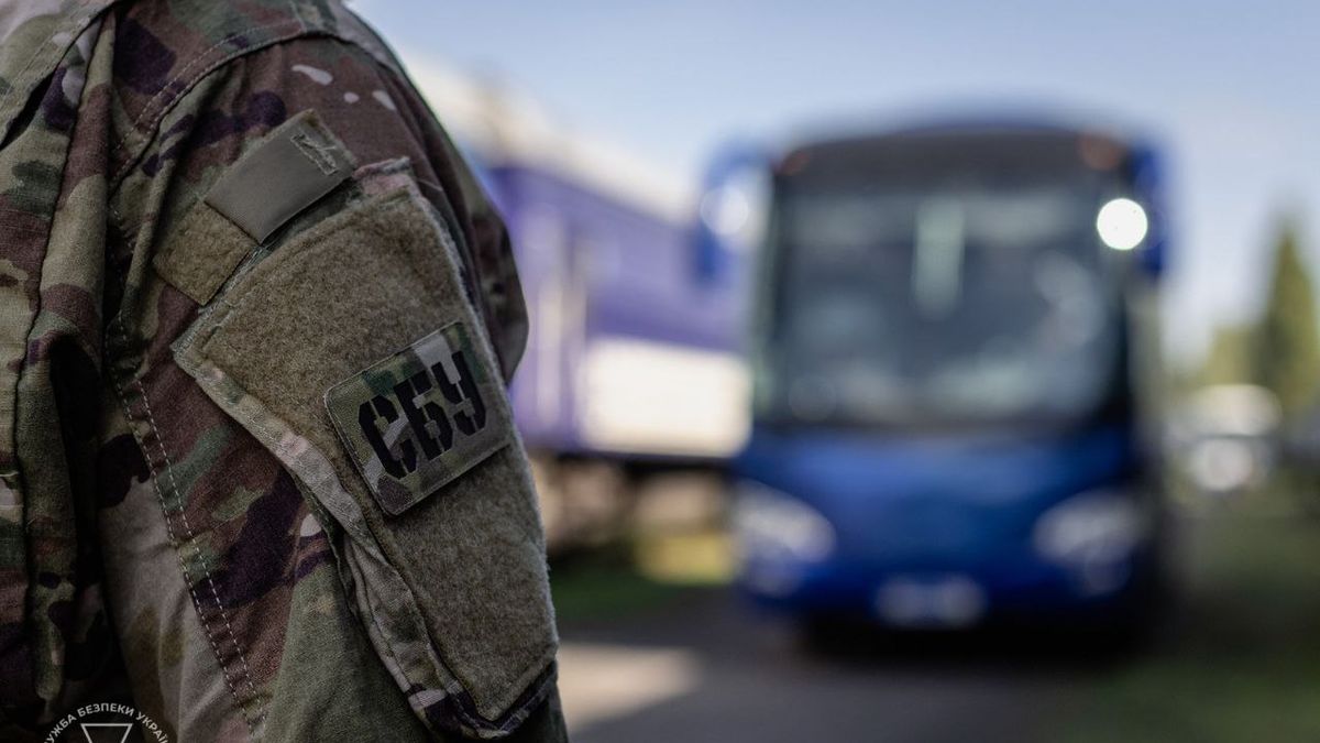 СБУ та поліція перевіряють авто і громадян у Деснянському районі: у чому причина