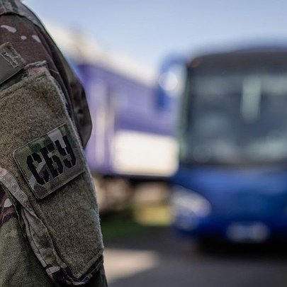 СБУ та поліція перевіряють авто і громадян у Деснянському районі: у чому причина - 412x412