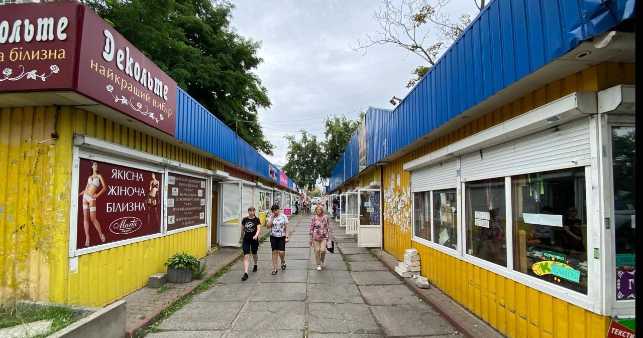 На Виноградарі демонтують близько 300 МАФів: фото