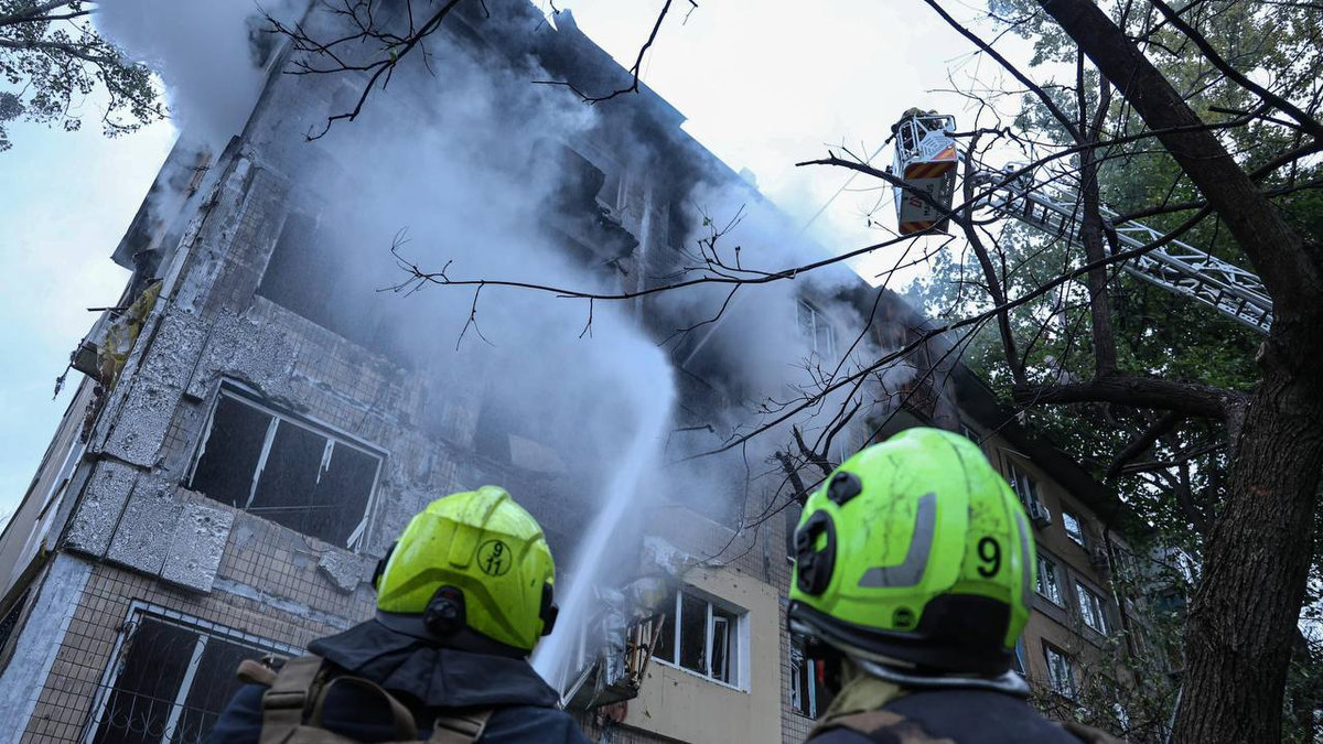 У двох районах Києва розгорнули штаби допомоги постраждалим від обстрілу 28 вересня