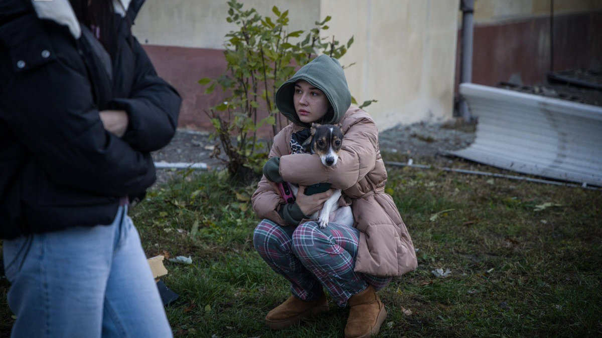 У чотирьох районах Києва працюють штаби допомоги постраждалим від обстрілу: адреси