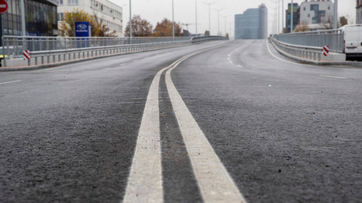 На оновленому шляхопроводі на Куренівці відкрили рух: фото